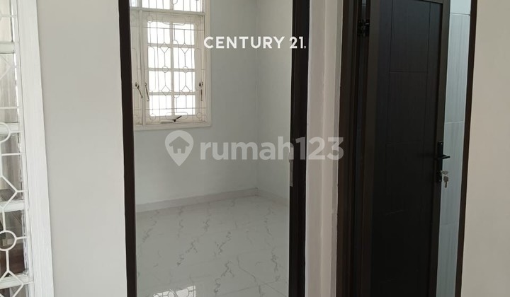 Nice House Semi Furnished Ready to Occupy in Beverly Lippo Cikarang 2