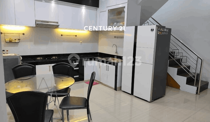 Dijual Cepat Rumah 2 Lantai Bagus Siap Huni di Lippo Cikarang 2