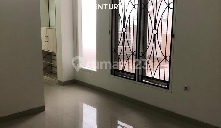 Rumah Bagus Siap Huni Di Cluster Beverly 2