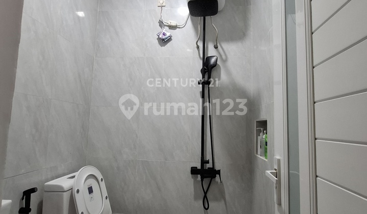 RUMAH BAGUS 2 LANTAI SIAP HUNI DI LIPPO CIKARANG HARGA BISA NEGO 2