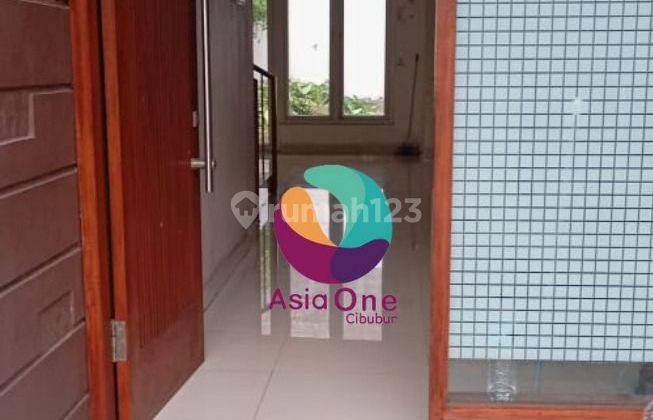 Rumah 2 Lantai SHM Bagus di Transyogi 2