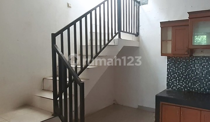 Nice House with Certificate in Cibubur 2