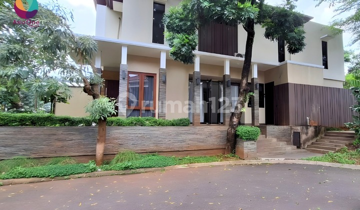 Rumah Hoek Bagus SHM di Cibubur Rumah Hoek Bagus SHM di Cibubur