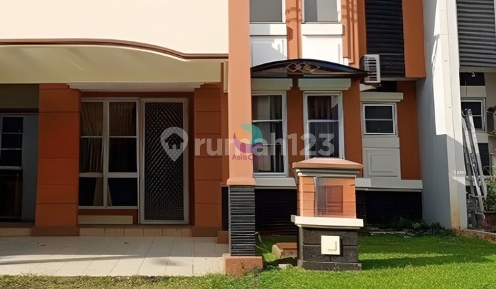 Dekat Akses Tol, Rumah, 2 Lantai, SHM, Dekat Tempat Wisata, Bebas Banjir,