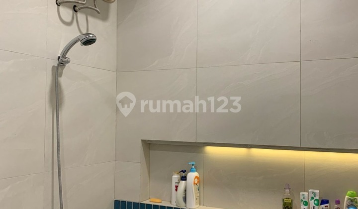 Nice Freehold House in Legenda Wisata 2