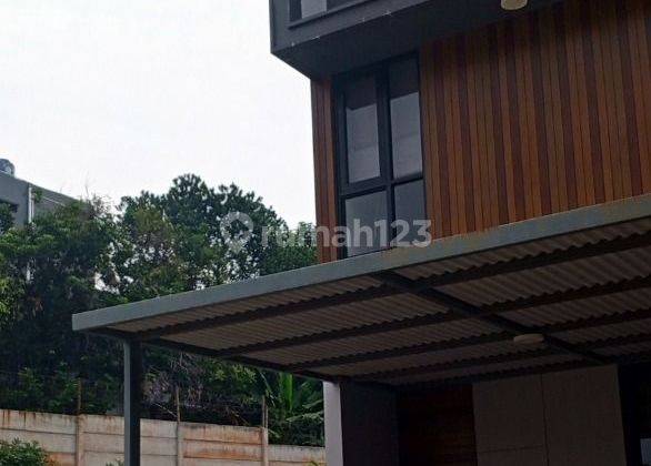 Rumah 3 Lantai Baru Hoek Dekat Mal 1