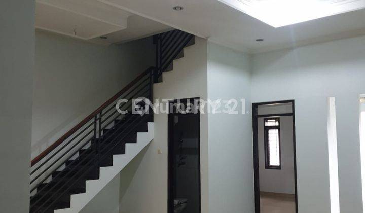 Rumah Modern 2 Lantai Singgasana Pradana 2