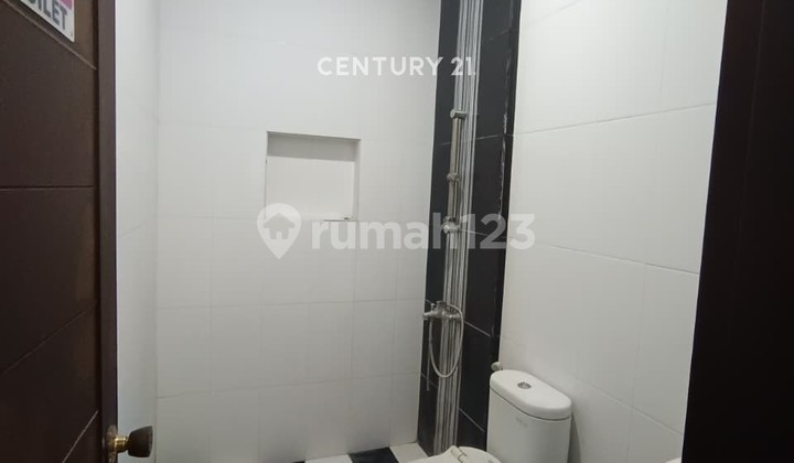 Fully Furnished House Ready to Occupied in Taman Holis Indah 1 Bandung 2