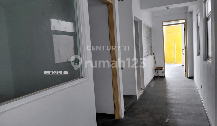 Ready-to-Use and Comfortable Ruko Strategically Located in Paskal, Bandung City