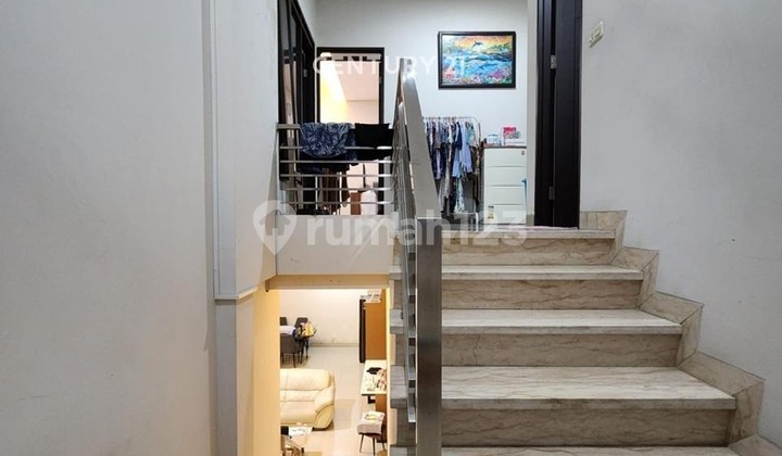 Semi-Furnished Ready-to-Occupy House in Sinngasana Pradana Bandung 2