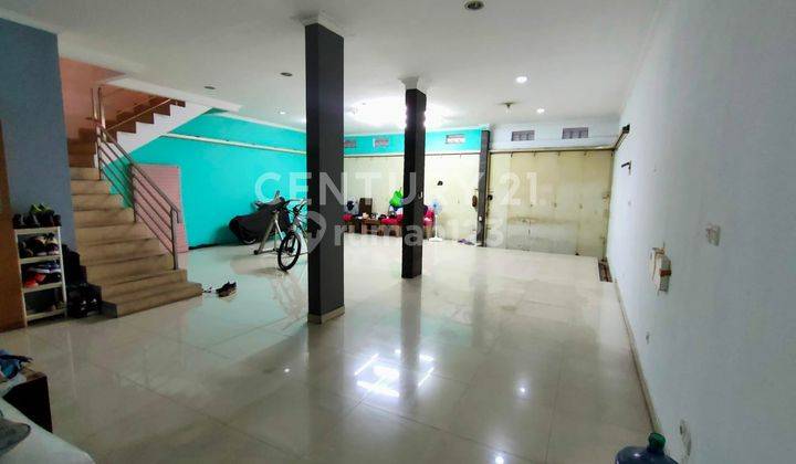 DIJUAL RUMAH STRATEGIS PINGGIR JALAN COCOK UNTUK BERBISNIS  1