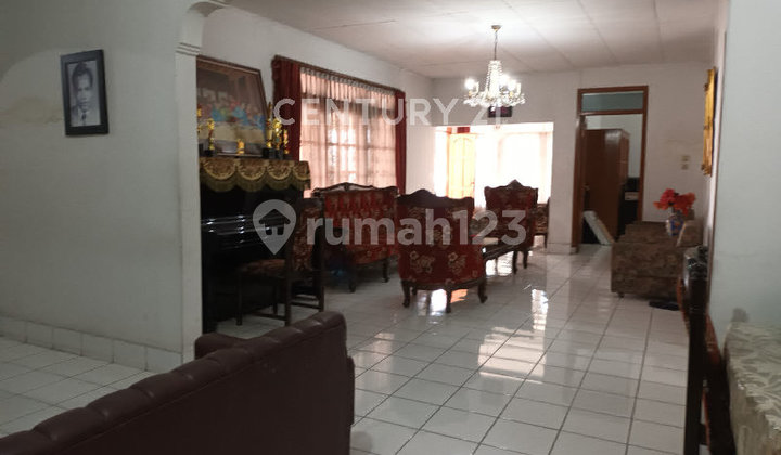 Dijual Rumah Lama Laswi Sayap Riau, Lokasi Strategis