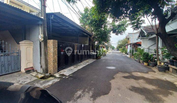 Dijual cepat, rumah 2 lantai di Komplek Tytyan Indah Bekasi
 2