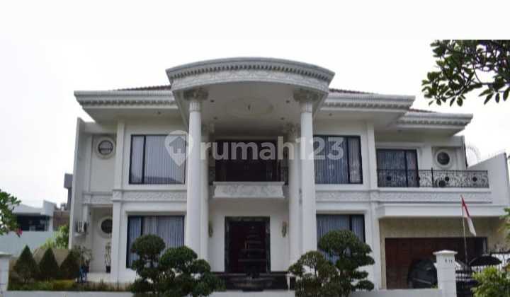 Rumah Mewah Teras Bukit Golf Ada Kolam Tenang Full Furnished Bsd