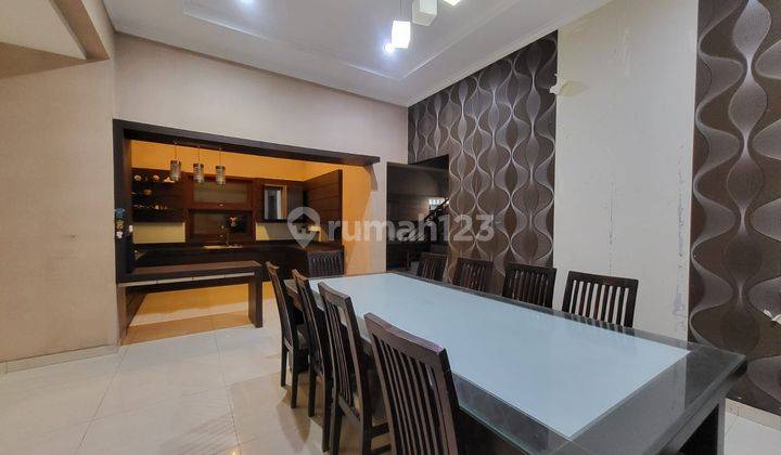 Rumah Mewah Semi Furnished Di Batununggal, Bandung