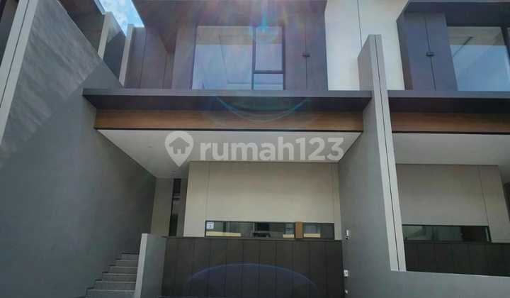 Rumah Bagus Siap Huni Di Setraduta Grande Corner Rumah Bagus Siap Huni Di Setraduta Grande Corner