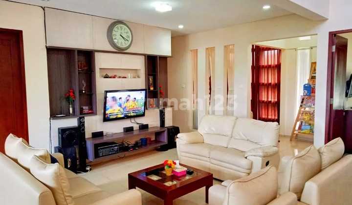 Cozy Fully Furnished House with Pool at Dago Pakar Resort