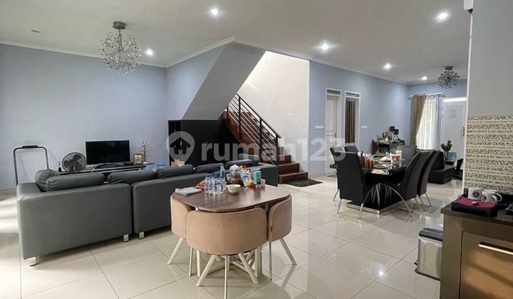 Rumah Semi Furnish 2 Lantai di Cluster Batununggal