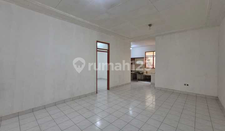 Well-Maintained Old House Jl Arjuna Pajajaran Bandung 2