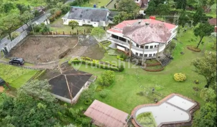 Villa Hitung Tanah Di Puncak Bogor. Strategis Dekat Jalan Raya 