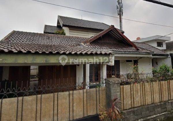 Rumah Lama Terawat Hitung Tanah di Kebayoran Lama Strategis 1