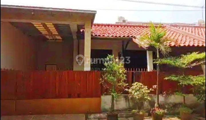 Rumah Strategis Hitung Tanah Dalam Komplek Nyaman Strategis 1