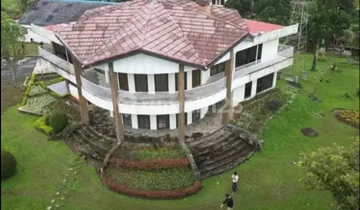 Villa Hitung Tanah Di Puncak Bogor. Strategis Dekat Jalan Raya 