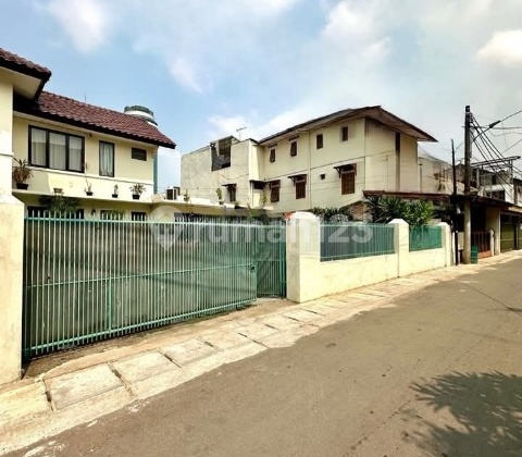 Cheap House. Strategic Location in the South City Center. 2