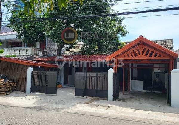 Dijual rumah pinggir jalan raya cocok untuk usaha/kantor dekat pelabuhan tanjung priuk
