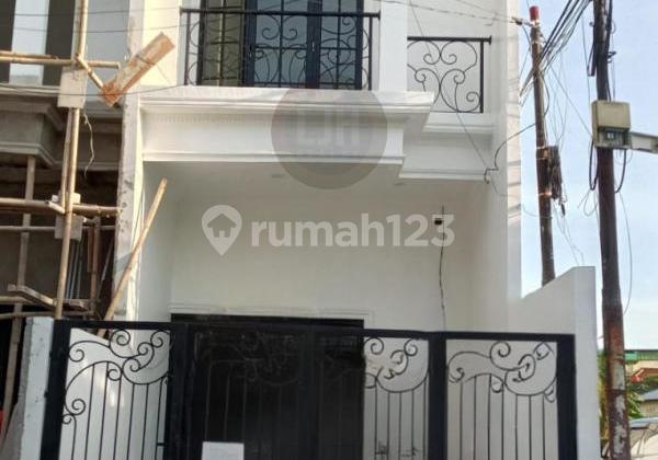 New 2-story house with 100 square meters area in Harapan Indah 1, Bekasi