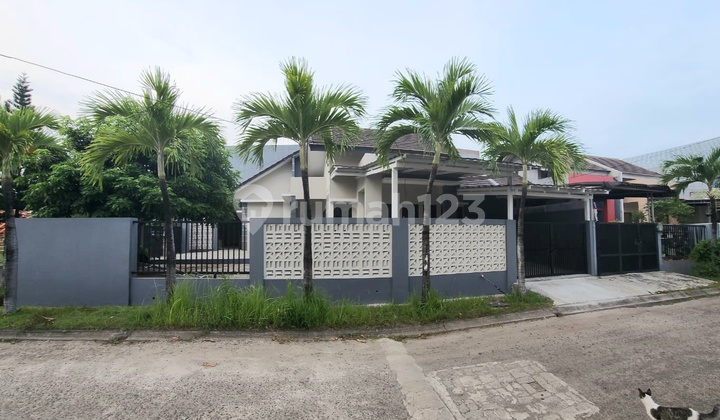 Rumah 2 Lantai di Cluster Ifolia Harapan Indah, Bekasi.