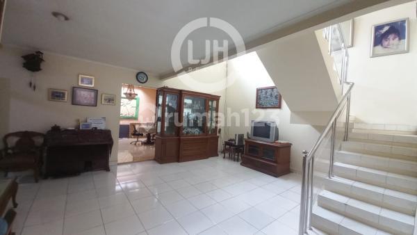 2-Storey House, 200m² SHM Land Title, in Taman Modern, Cakung 2