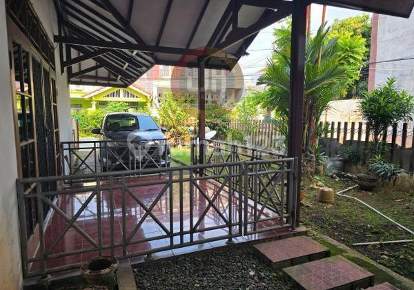 Rumah 2 Lantai Semi Furnished di Komplek Barata, Harapan Jaya 2