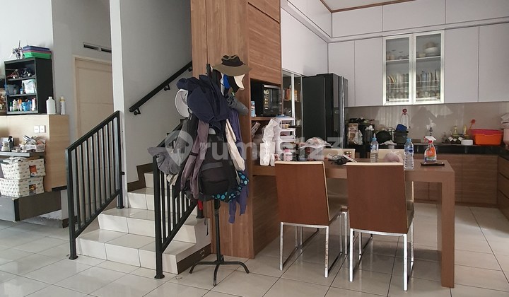 Rumah Hook 2 Lantai Di Kota Baru Parahyangan  2