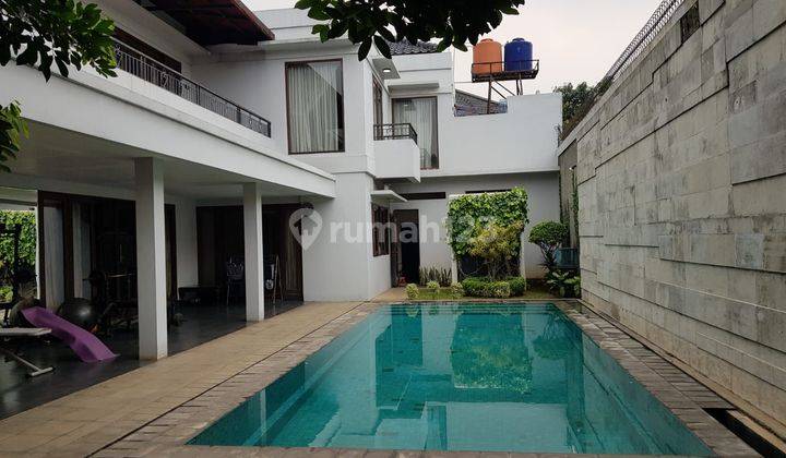 Rumah Dijual Siap Huni Di Taman Wijaya Kusuma Cilandak Fasilitas Private Pool

 1