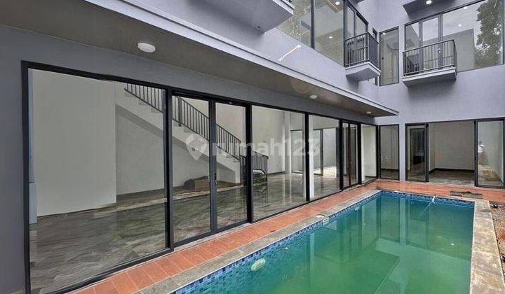 Rumah Dijual Siap Huni Di Taman Wijaya Kusuma Cilandak Fasilitas Private Pool

 2