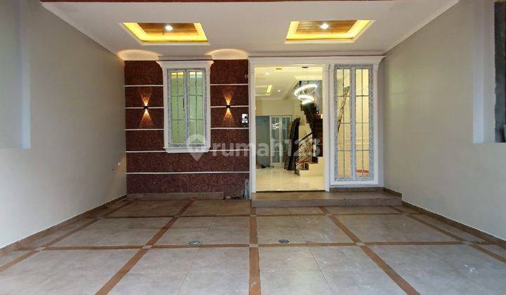 Rumah Dijual Brand New Townhouse Di Jagakarsa Jakarta Selatan

 2