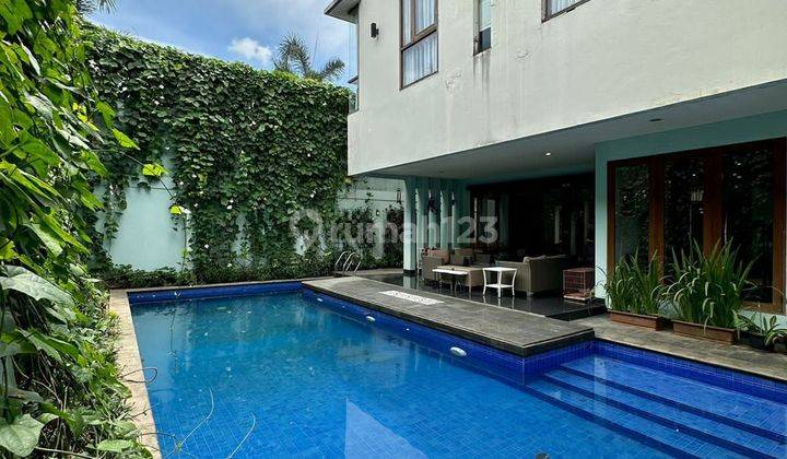 For Sale Pejaten Barat

modern Tropical House

 2