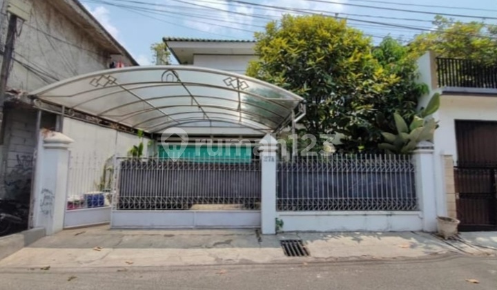 Rumah Dijual Harga Njop Di Mampang Kemang Ada Kolam Renang Lt 318