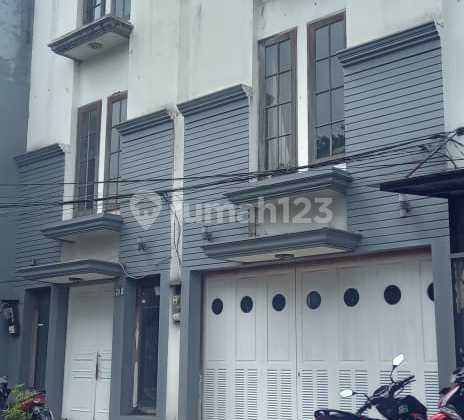 Ruko Dijual di Bangka Kemang Jakarta Selatan Ruko Dijual di Bangka Kemang Jakarta Selatan