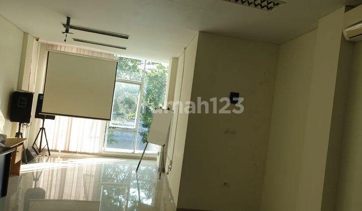 Ruko 3 lantai pusat kota di Jl supratman Bagus SHM 1