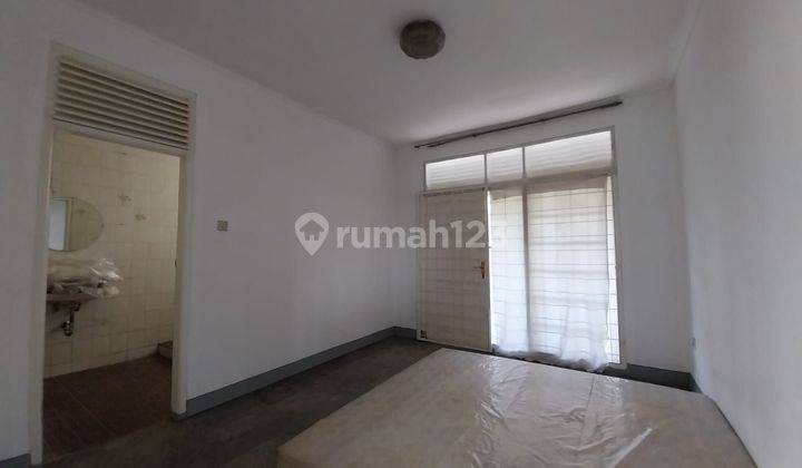 Rumah 3 Lantai di Jalan Cipaganti BagusFor SALE
RUMAH Cipaganti Permai
Luas tanah 1273m2,  bangunan kurang lebih 600m
SHM

3 lantai
Kamar tidur 6+1
Kamar mandi 6+1
PAM + sumur bor
Listrik 3500w
Telp
Garasi bisa 6 mobil

Rp 23juta/mtr 2