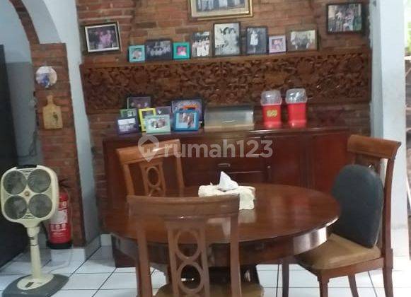 Dijual Rumah Asri Dalam Komplek di Jl. Denpasar II, Cirendeu 2