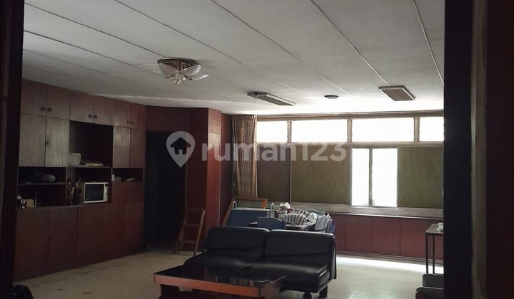 Dijual Murah Ruko di Pangeran Jayakarta 46. Ruko Menghadap Langsung ke Jalan Strategis dan Menguntungkan