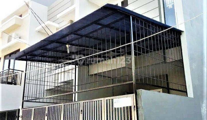 Jual Rumah Dekat Kawasan Central Park Jakarta Barat 2