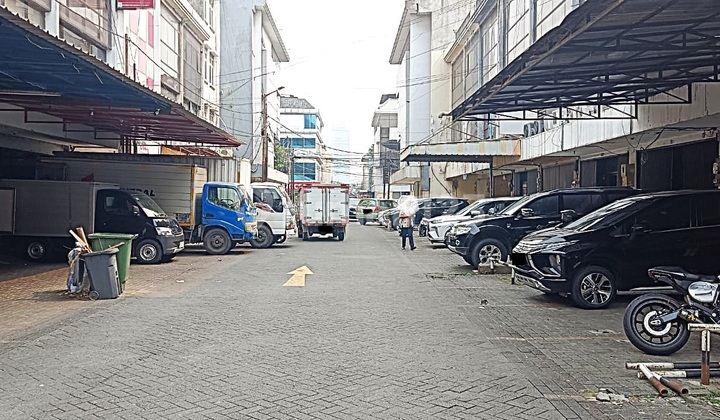 ruko gandeng pusat perdagangan handphone Roxymas 2