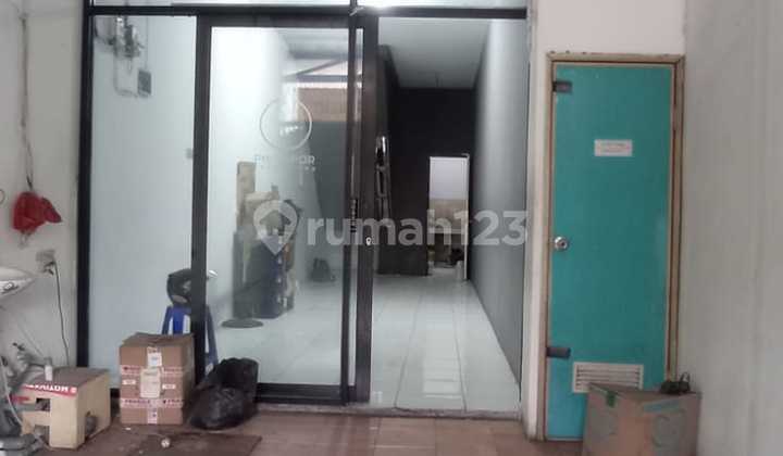 Shop House, 3 Floors, Freehold Certificate, in Poris,