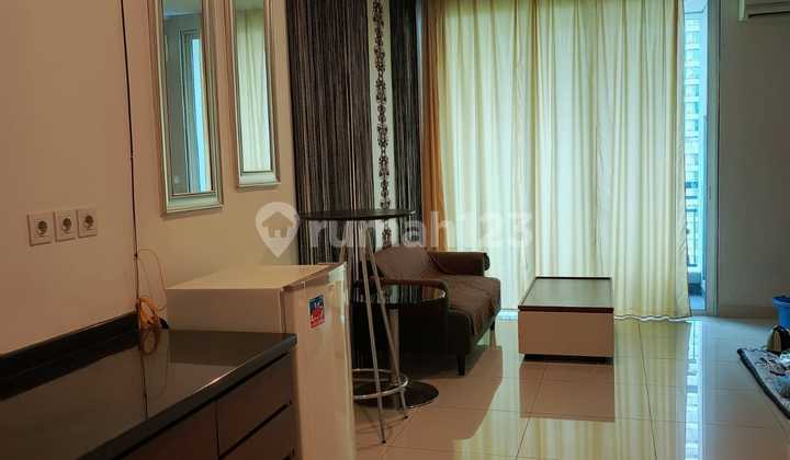 For Rent: Central Park Residence Apartment, 1 Bedroom Furnished, Strategic Location