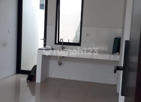 For Sale Cluster House in West Jakarta Comfortable Environment Strategic Location House Needs Minimal Renovation Others in Semanan 2