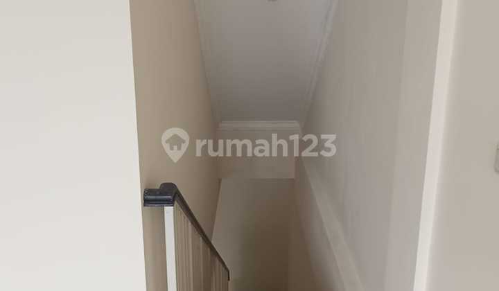 For Rent: Boulevard-Facing Shop House in Green Lake City, Busy Location, Petir 67.0 m² Unfurnished.